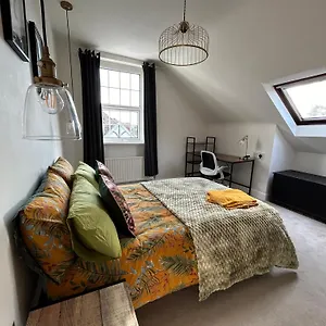 Seaside - 2br, Upto 6ppl, 3 Min Walk, Dogs Ok, Wifi, Park 2 Cars Apartment Bournemouth